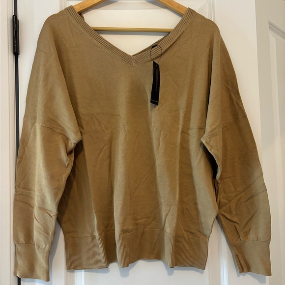 Banana Republic Sweaters - Banana Republic Forever Sweater Beige Size Large NWT